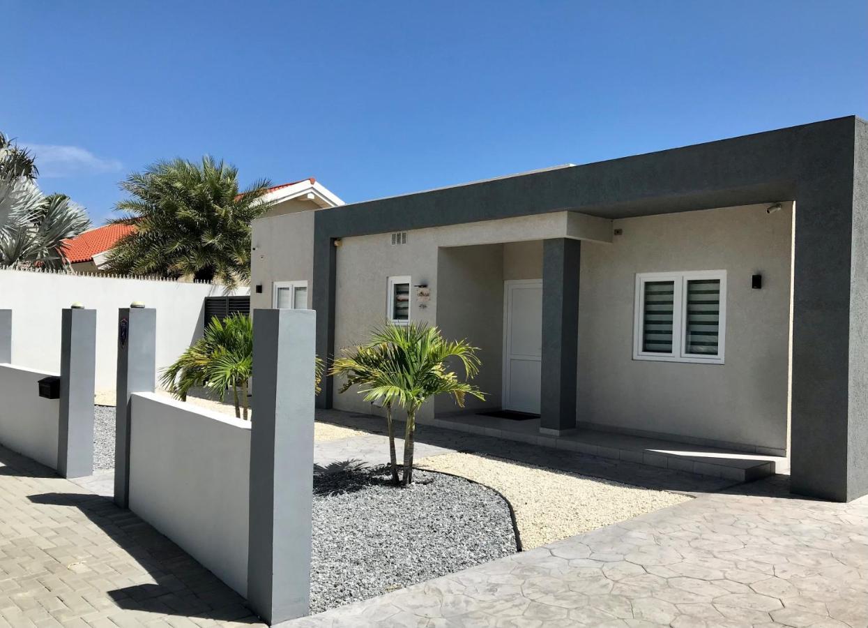 Beautiful Luxury Villa With Private Pool Palm Beach Exterior photo